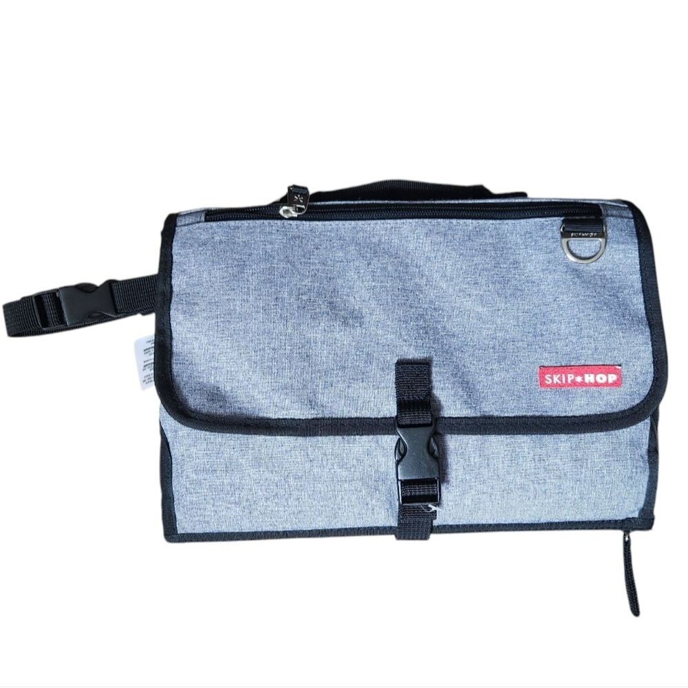 Skip Hop Pronto Baby Changing Station and Diaper Clutch Gray & Black